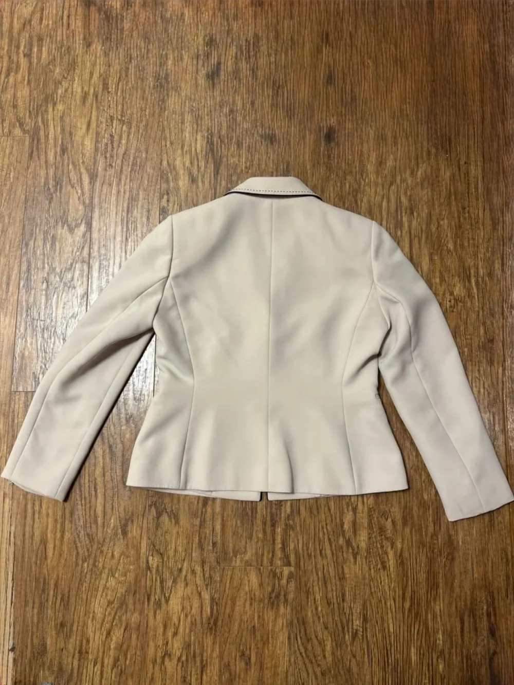 Tahari Author S. Levine Women's Beige Blazer with Black Trim Size 8P